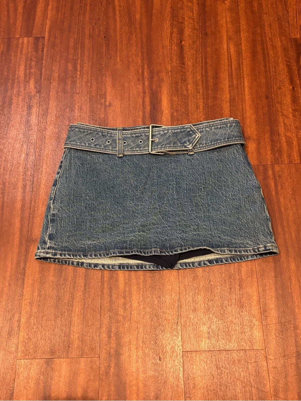 Abercrombie & Fitch Mid Rise Belted Denim Mini Skort - Picture 3 of 6